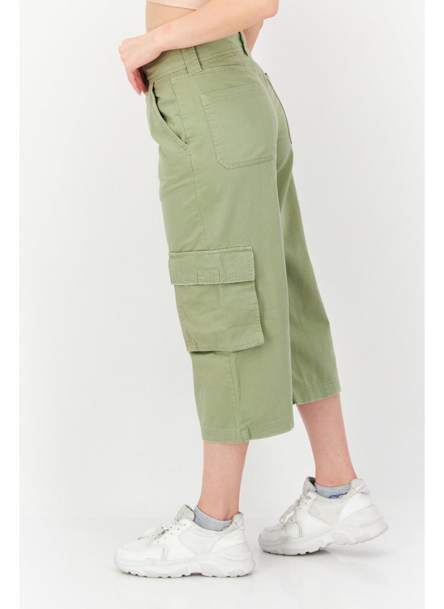 Women Regular Fit Solid Cropped Cargo Pant, Khaki