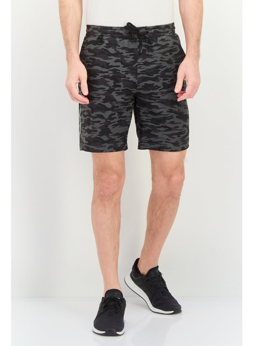 Men Camouflage Basic Shorts, Black