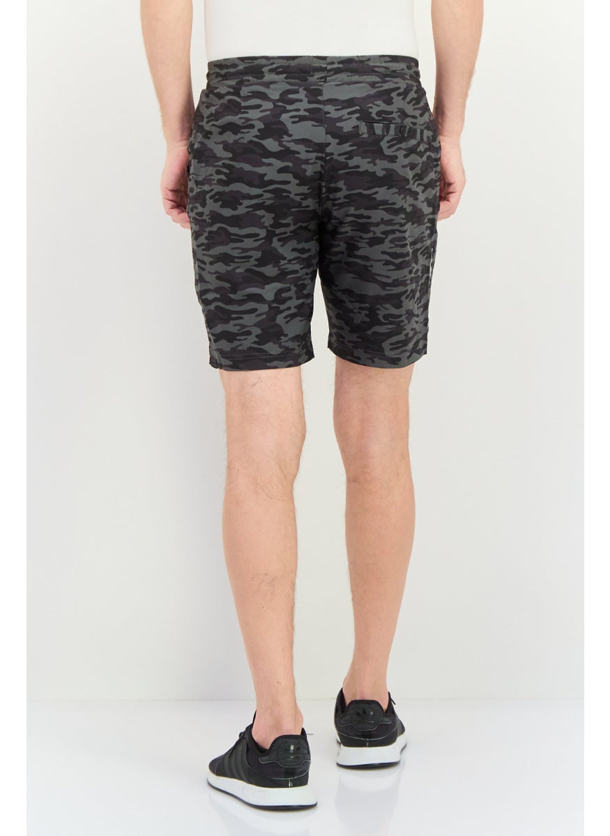 Men Camouflage Basic Shorts, Black