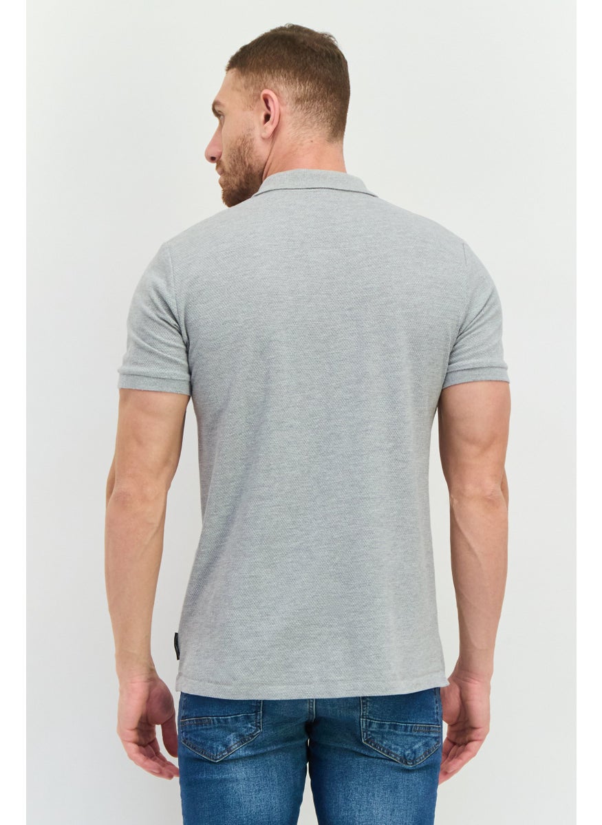 Men Regular Fit Textured Short Sleeves Polo Shirt, Light Grey