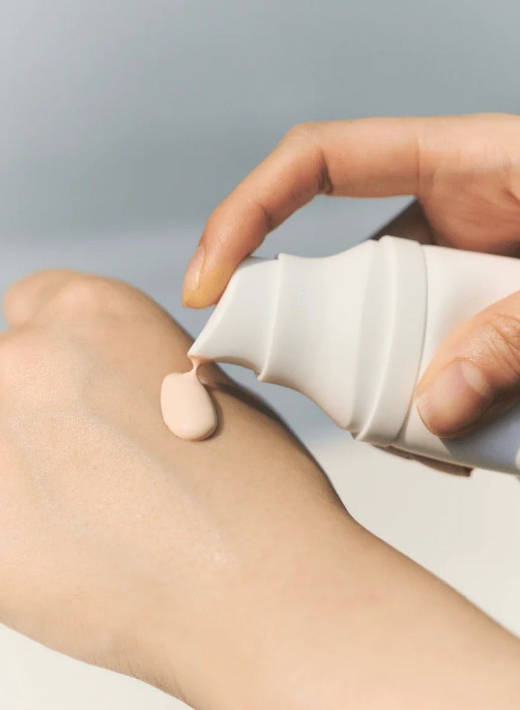 Madagascar Centella Tone Brightening Boosting Pack – Foam Cleanser 125ml, Toner 210ml, Ampoule 100ml, Capsule Cream 75ml & Sunscreen 50m Set – Complete Hydrating & Brightening Skincare Routine And Face Scrubber 560ml