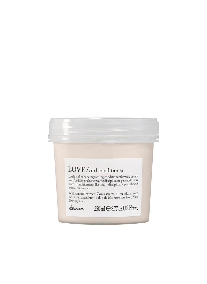 Davines LOVE Curl Conditioner | Curly Hair Conditioner for Hydrating + Elasticizing Curls | Great For Wavy and Curly Hair Types | 8.77 fl oz