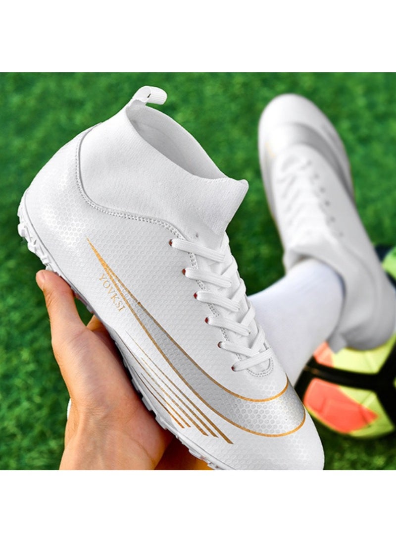 New Comfortable Men's And Women's Football Shoes