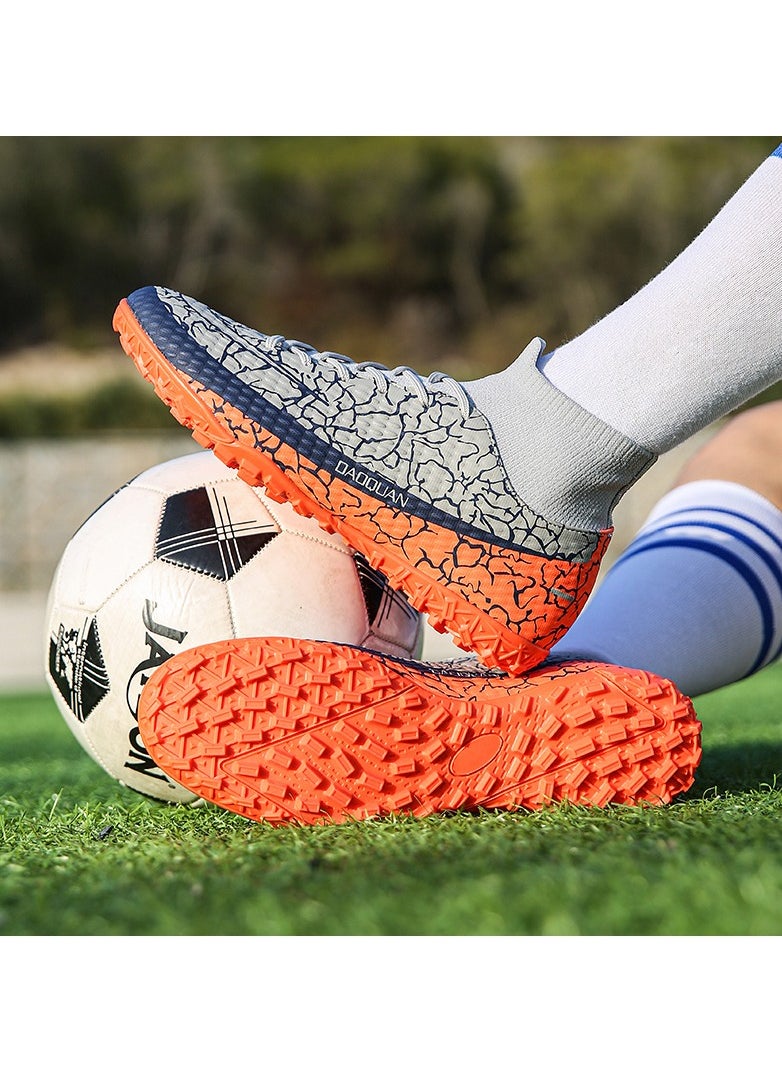 New Comfortable Football Shoes for Men And Women