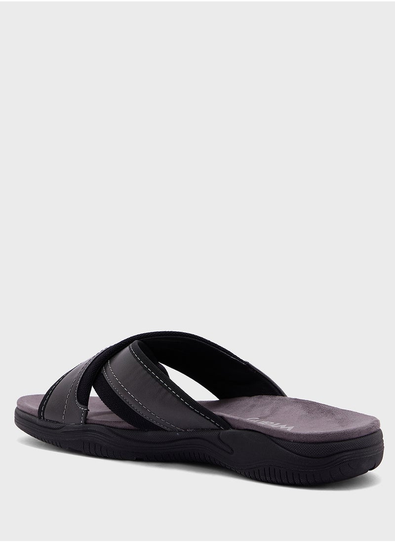 Tripp Slider  Low Top