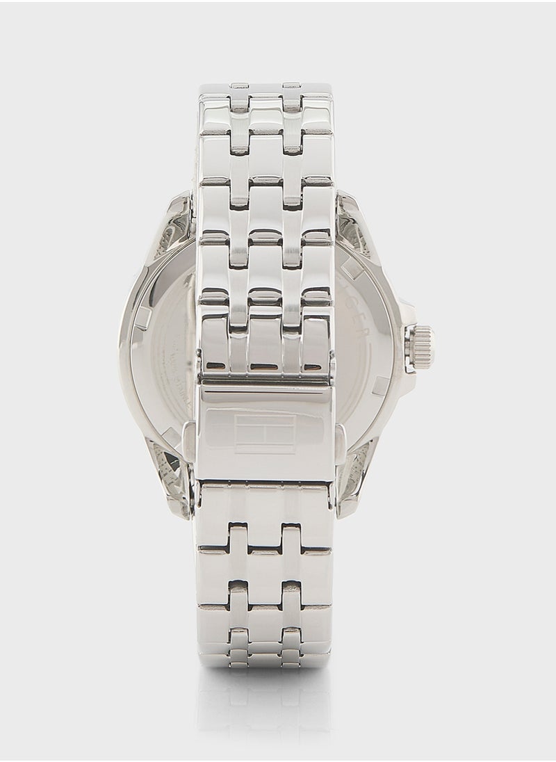Casual Steel Strap Analog Watch