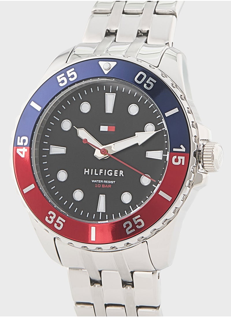 Casual Steel Strap Analog Watch