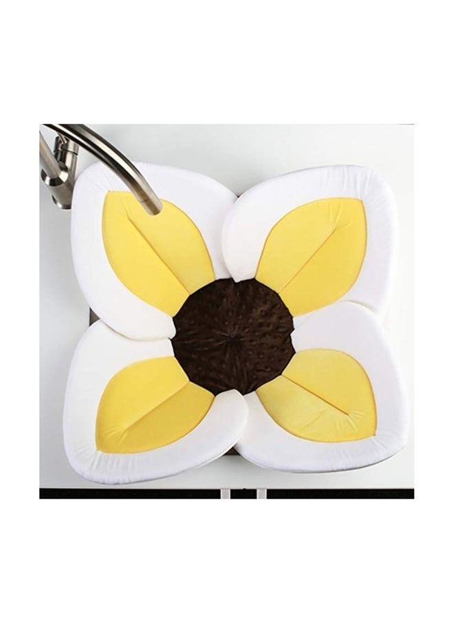 Comfortable Baby Bath Seat Flower Shaped (4 Petal) Bathtub - Ideal For 0 To 6 Month Baby - Fits In All Sinks，Baby Tubs for Newborn Infants to Toddler 0 to 6 Months and Up - Baby Essentials Must Haves