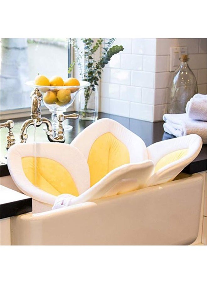 Comfortable Baby Bath Seat Flower Shaped (4 Petal) Bathtub - Ideal For 0 To 6 Month Baby - Fits In All Sinks，Baby Tubs for Newborn Infants to Toddler 0 to 6 Months and Up - Baby Essentials Must Haves