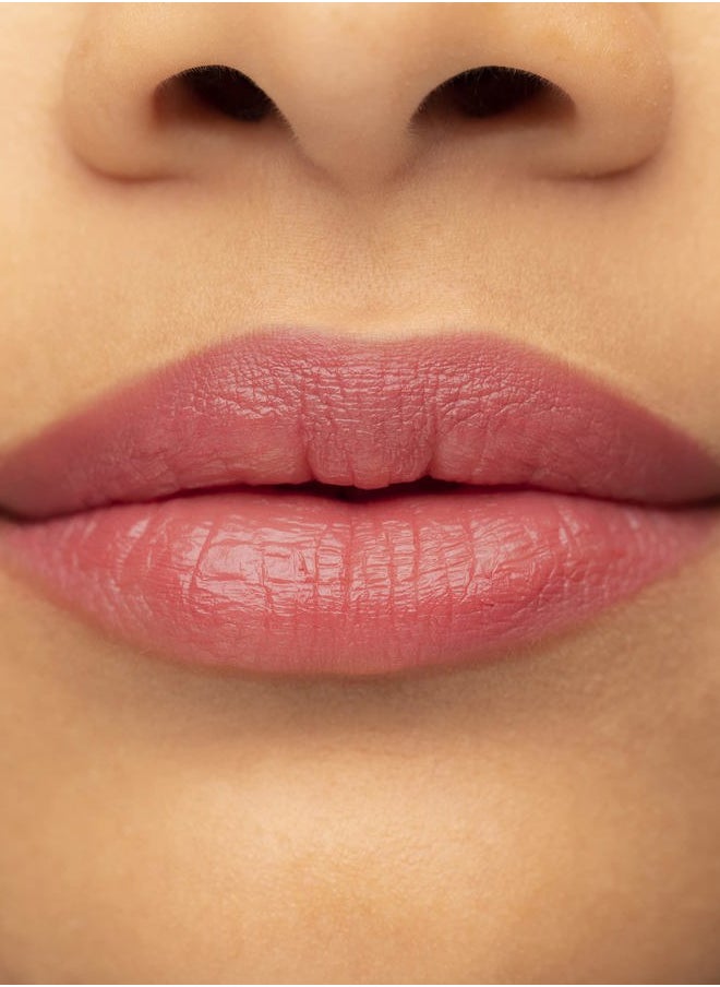 Unforgettable Lipstick, Legendary color with Cream finish: Intense color plus slim design with a weightless formula allows for a precise application for a makeup novice or expert.