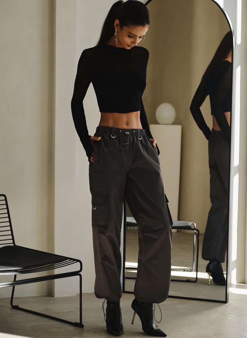 Loose cargo trousers with elastic pants legs