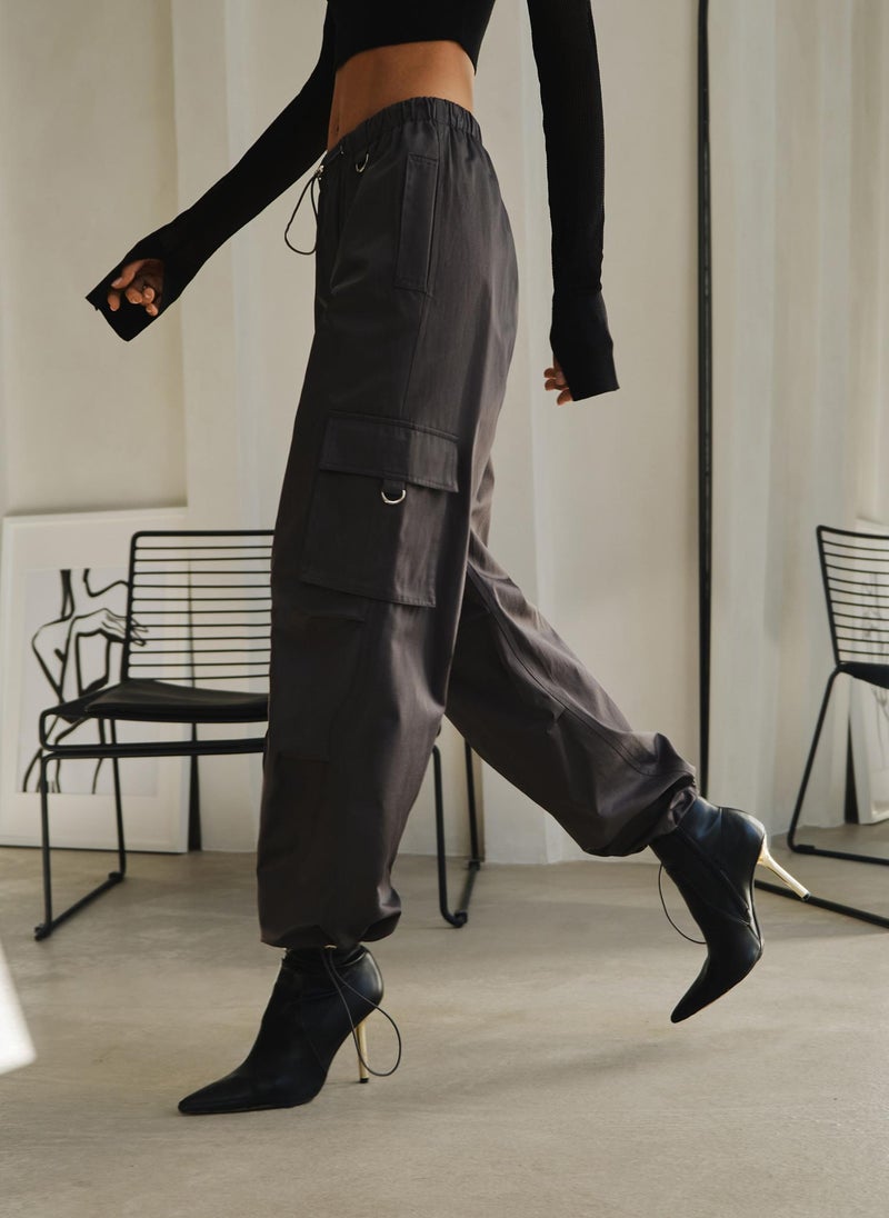 Loose cargo trousers with elastic pants legs