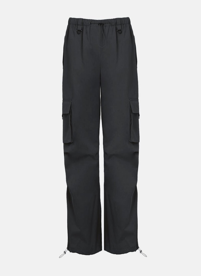 Loose cargo trousers with elastic pants legs