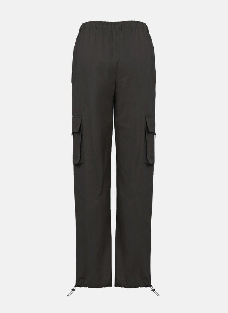 Loose cargo trousers with elastic pants legs