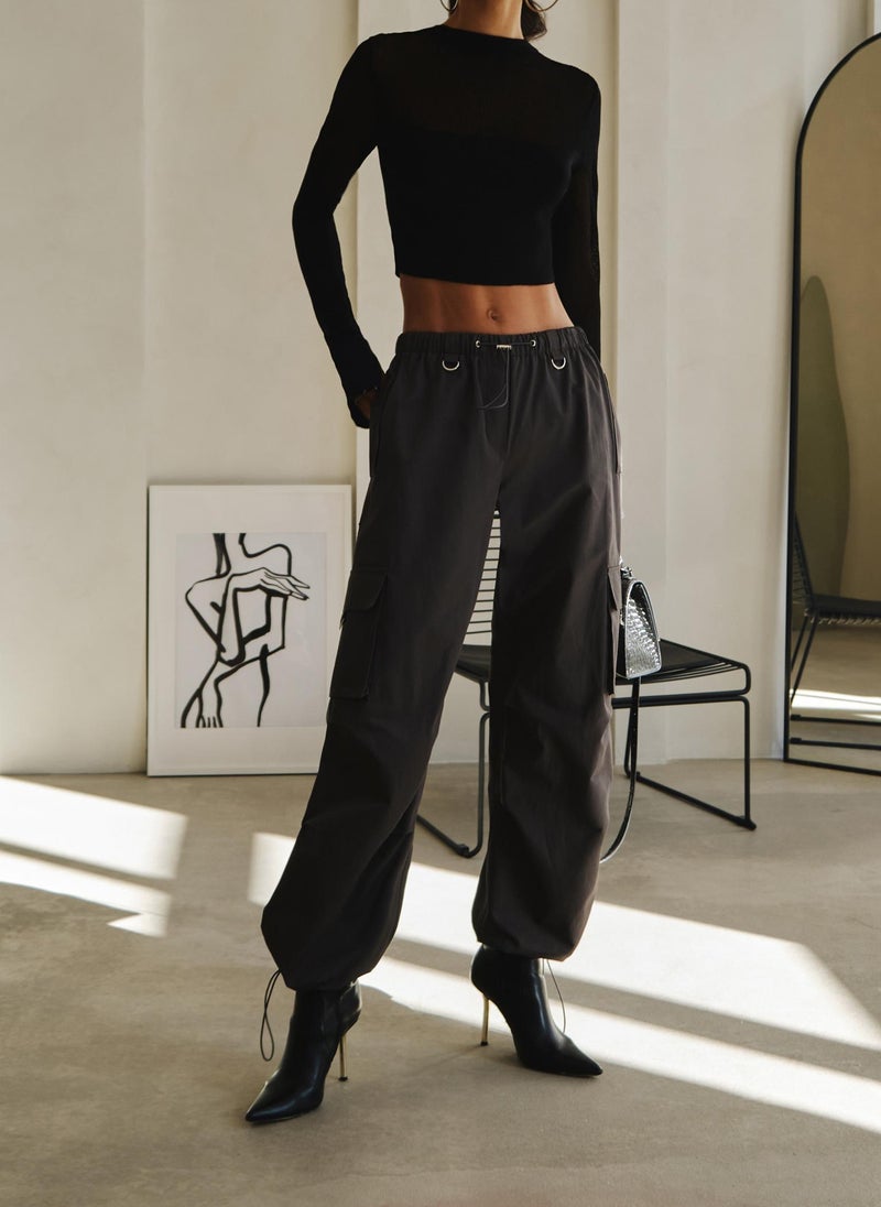 Loose cargo trousers with elastic pants legs
