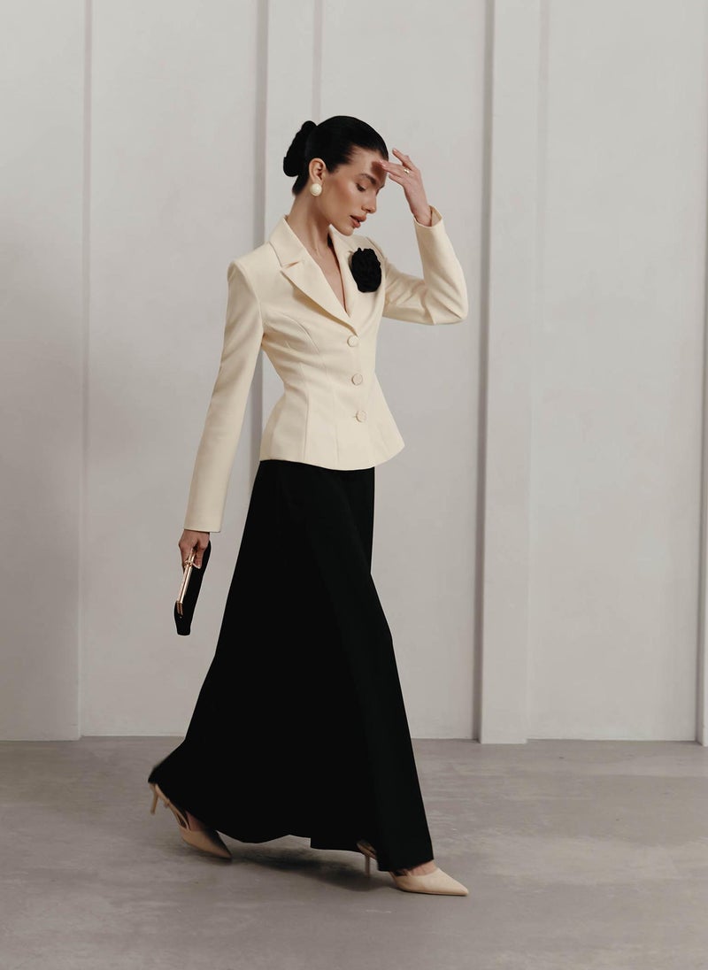 Fitted blazer with satin brooch