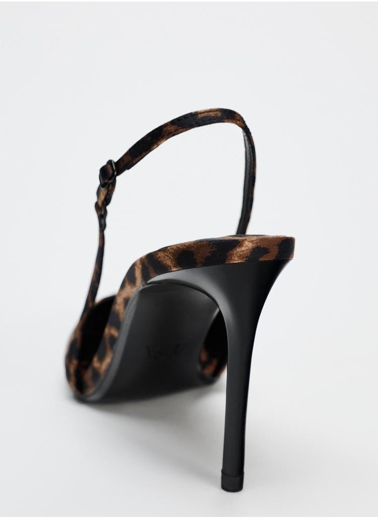 Animal print heeled shoes