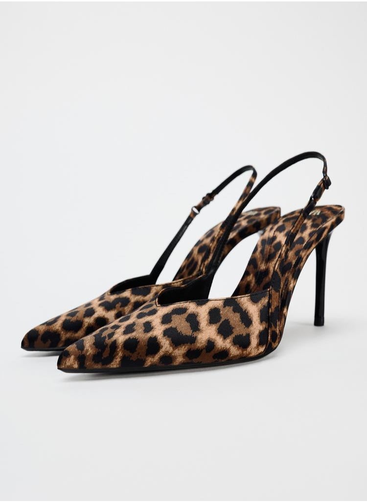 Animal print heeled shoes