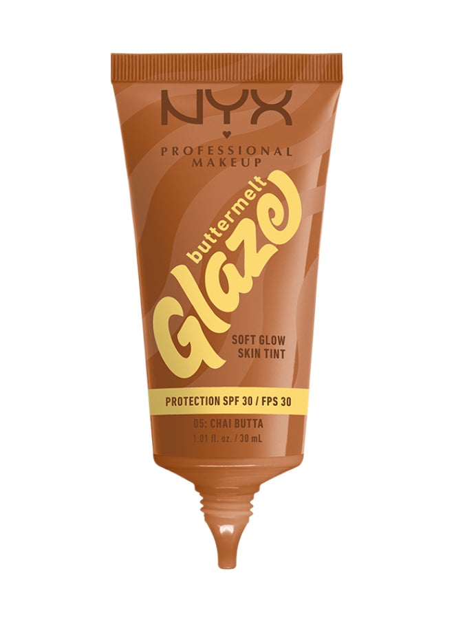 Buttermelt Glaze Soft Glow Skin Tint + SPF/FPS 30 Foundation 12h Wear Chai Butta