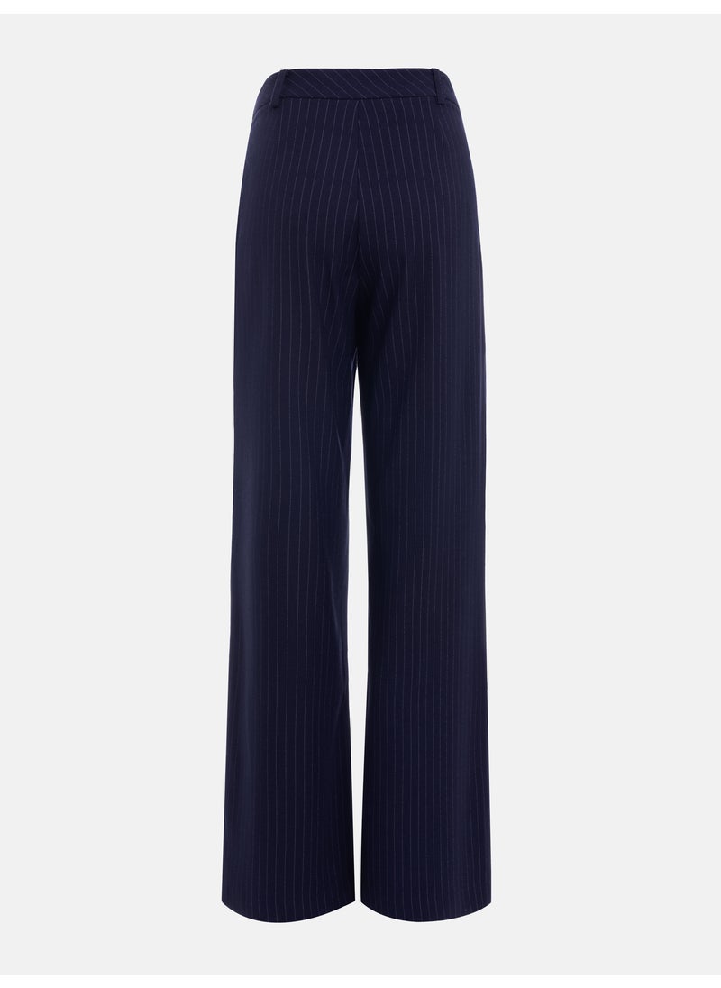Loose trousers with slim stripes