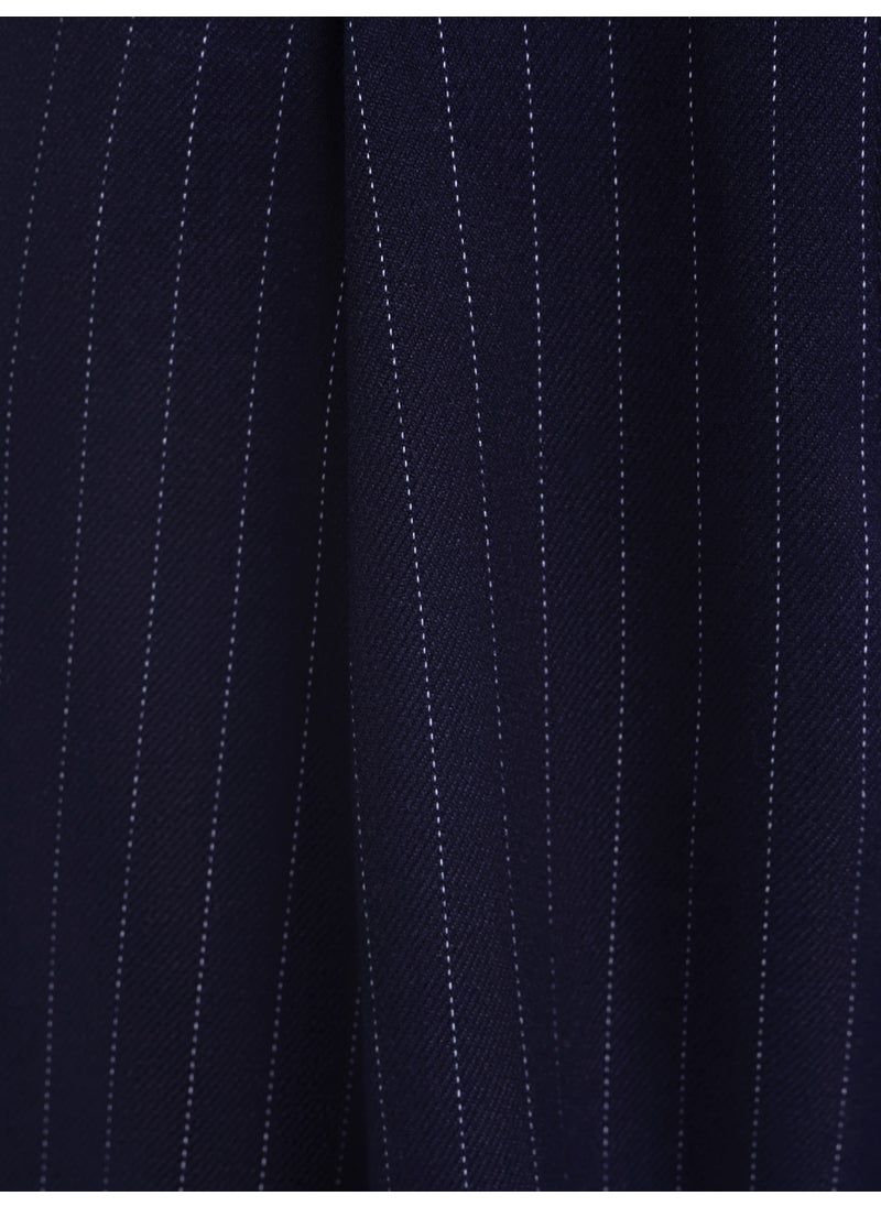 Loose trousers with slim stripes