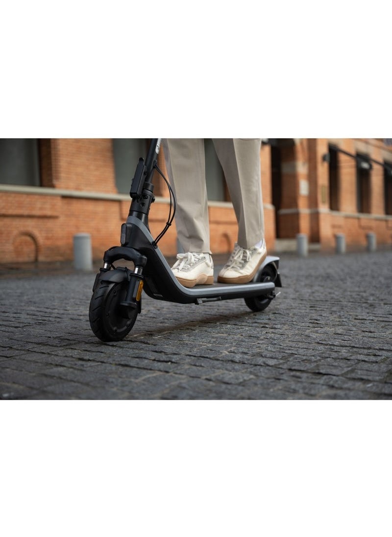 Segway Ninebot eKickScooter E2 II | 14+ years | With a maximum speed of 25 km/h and a maximum range of 25 km, this IPX4 scooter body has a 12% climbing slope.