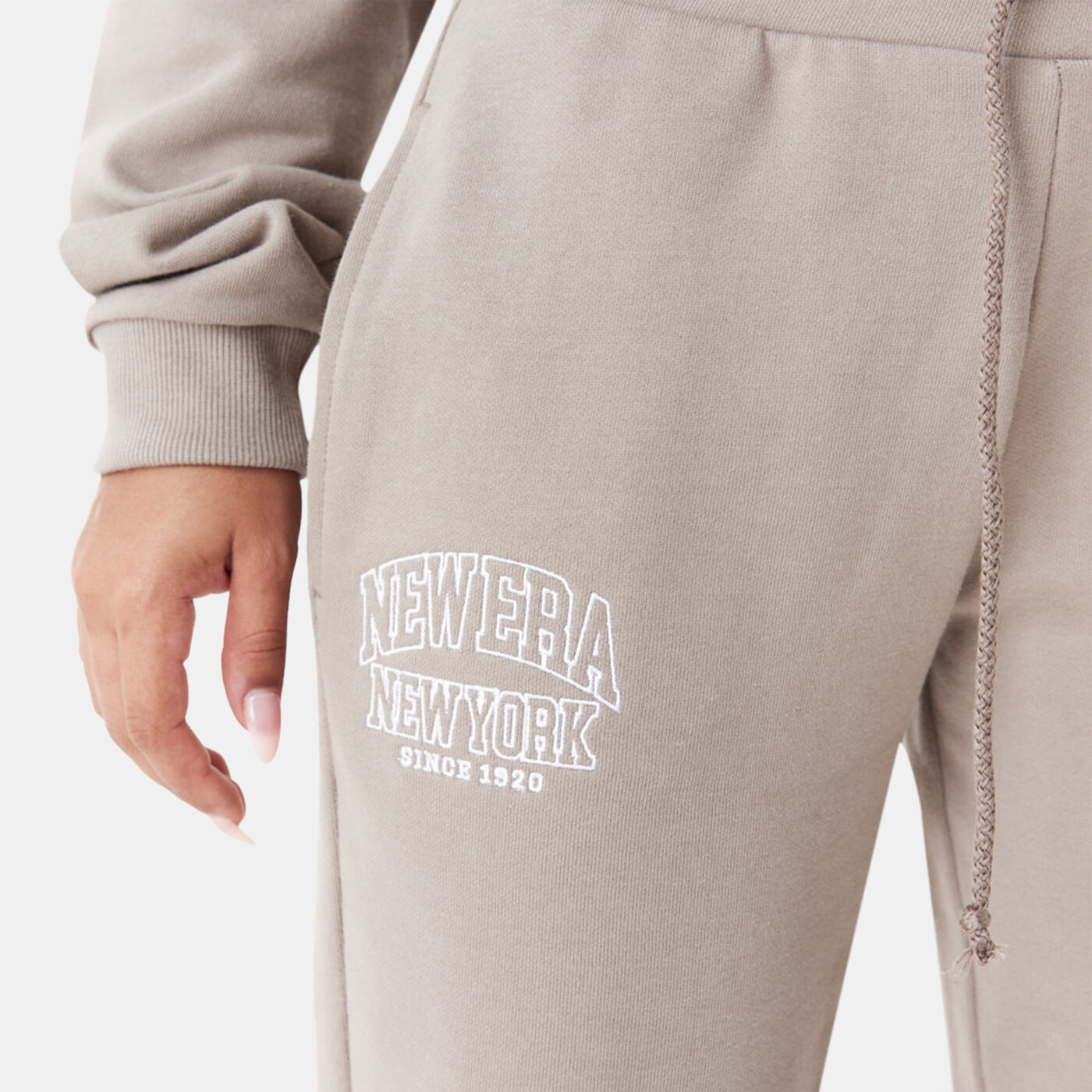 Women's Arch Wordmark Joggers