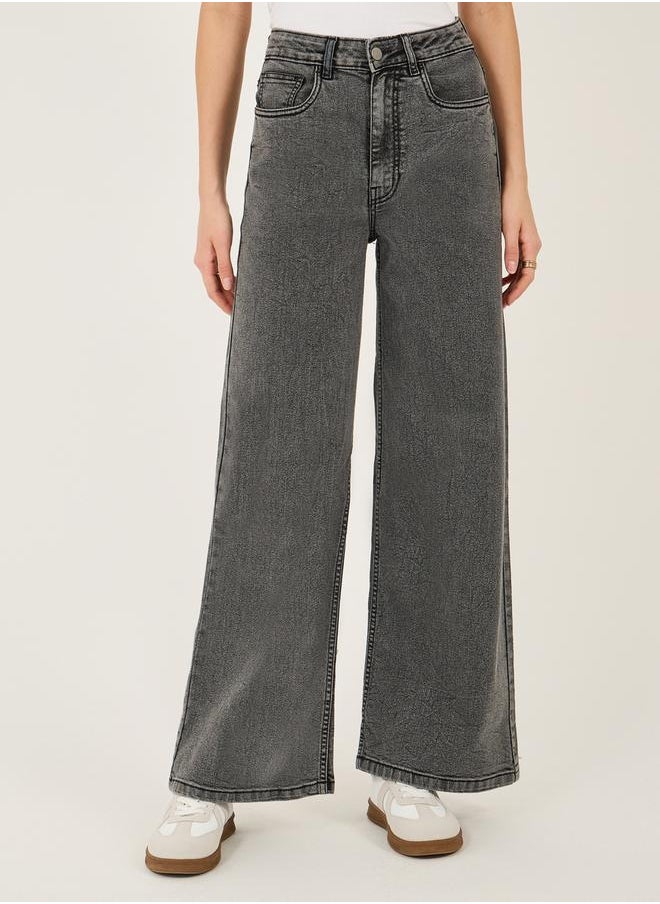 Mid Rise Five-Pocket Style Wide Leg Jeans