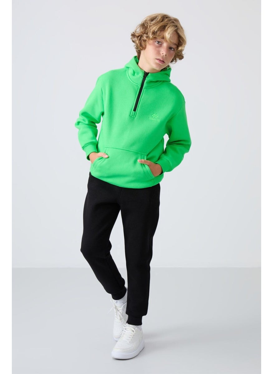 Neon Green Cotton Thick Fluffy Soft Textured Standard Fit Embroidered Boy's Sweatshirt - 11244