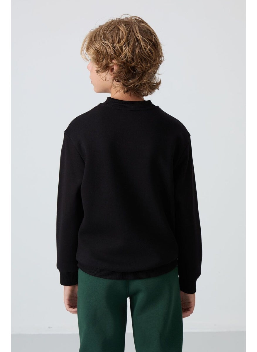 Black Cotton Thick Fluffy Soft Texture Standard Fit Embroidered Boy's Sweatshirt - 11232
