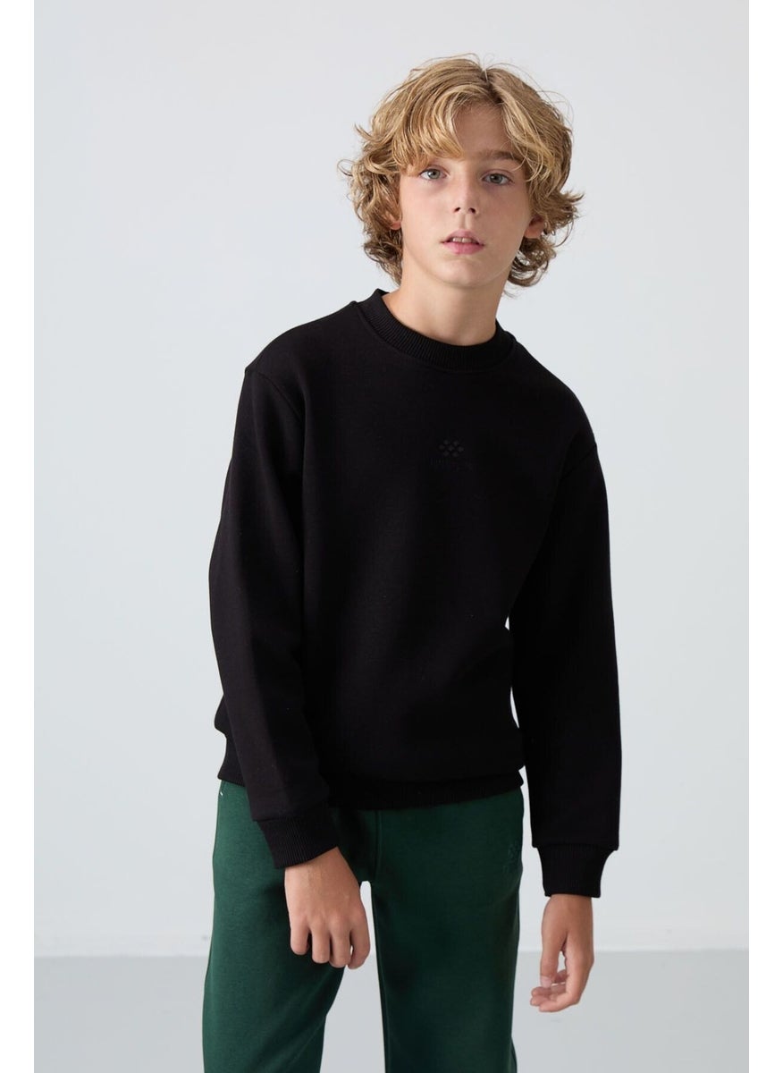Black Cotton Thick Fluffy Soft Texture Standard Fit Embroidered Boy's Sweatshirt - 11232