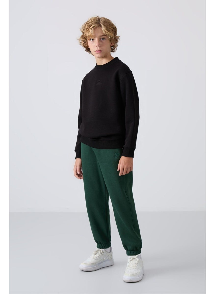 Black Cotton Thick Fluffy Soft Texture Standard Fit Embroidered Boy's Sweatshirt - 11232