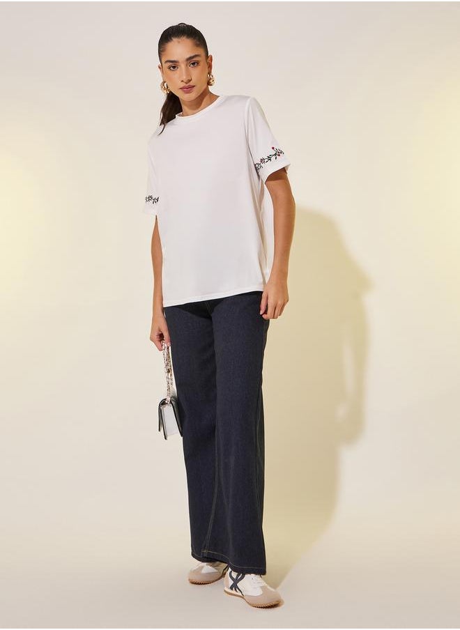 Embroidered Detail Short Sleeve Regular Fit T-Shirt