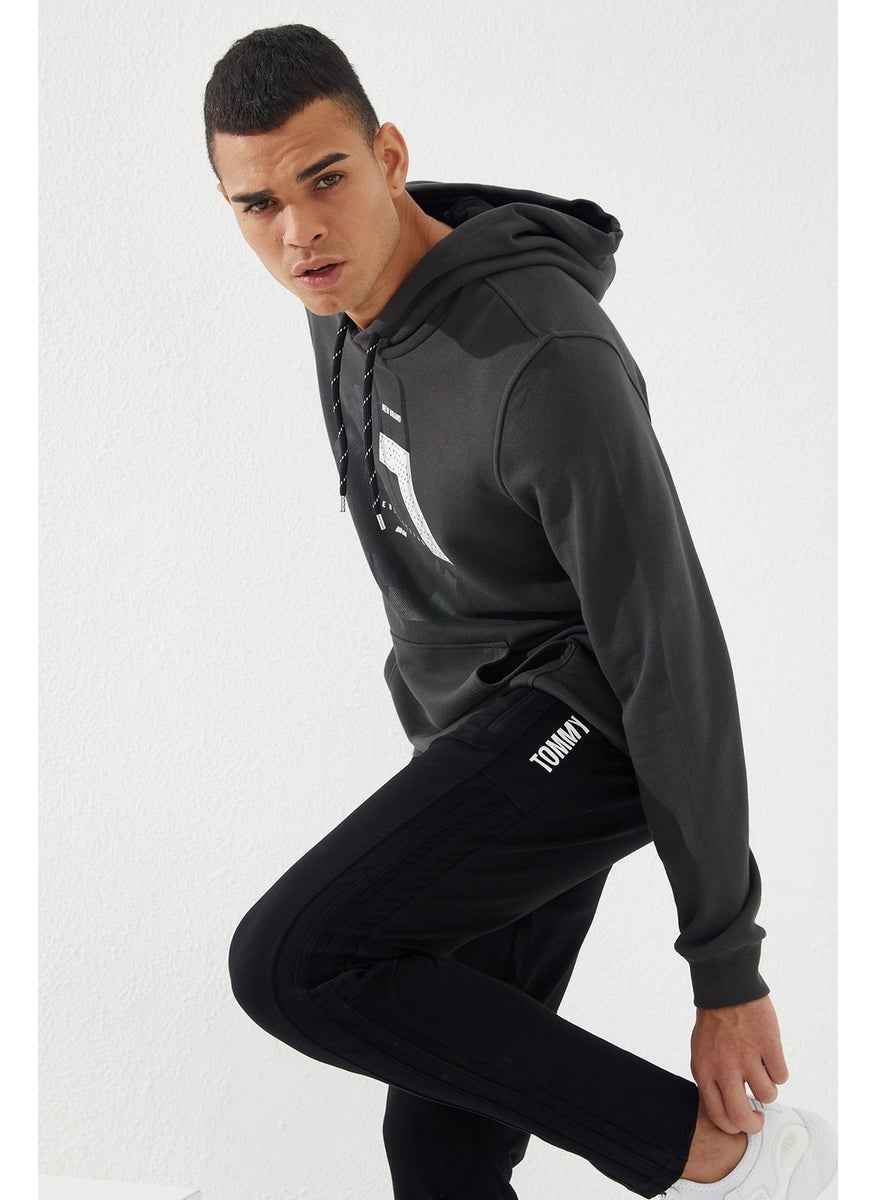 Khaki Men's Geometric Printed Standard Pattern Hooded SWEATSHIRT-87870