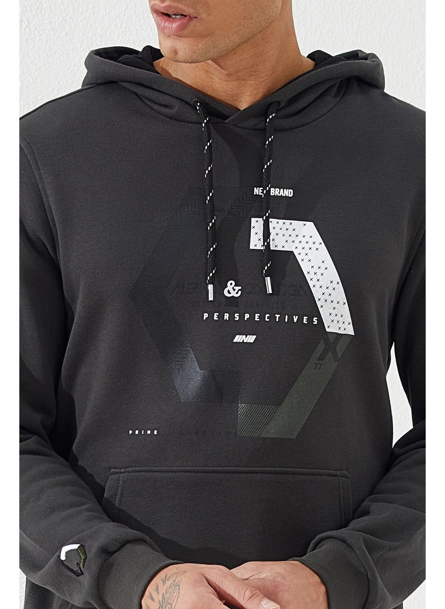 Khaki Men's Geometric Printed Standard Pattern Hooded SWEATSHIRT-87870