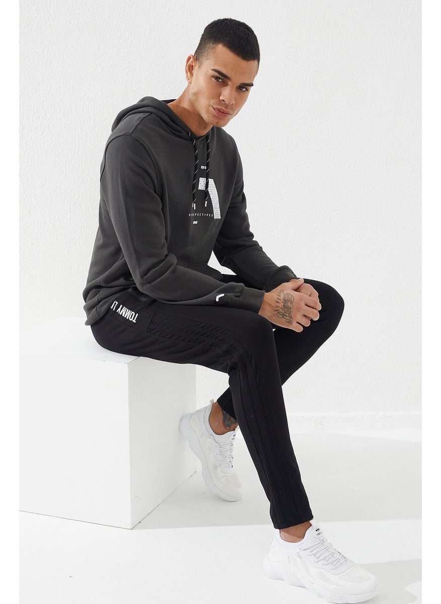 Khaki Men's Geometric Printed Standard Pattern Hooded SWEATSHIRT-87870