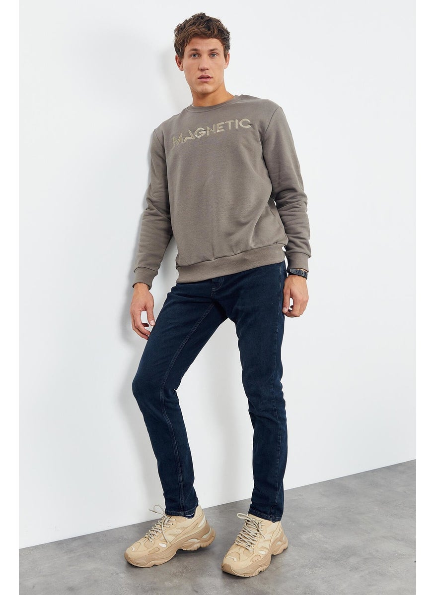 Camel Text Embroidered O Neck Comfortable Form Men's Sweatshirt - 88020
