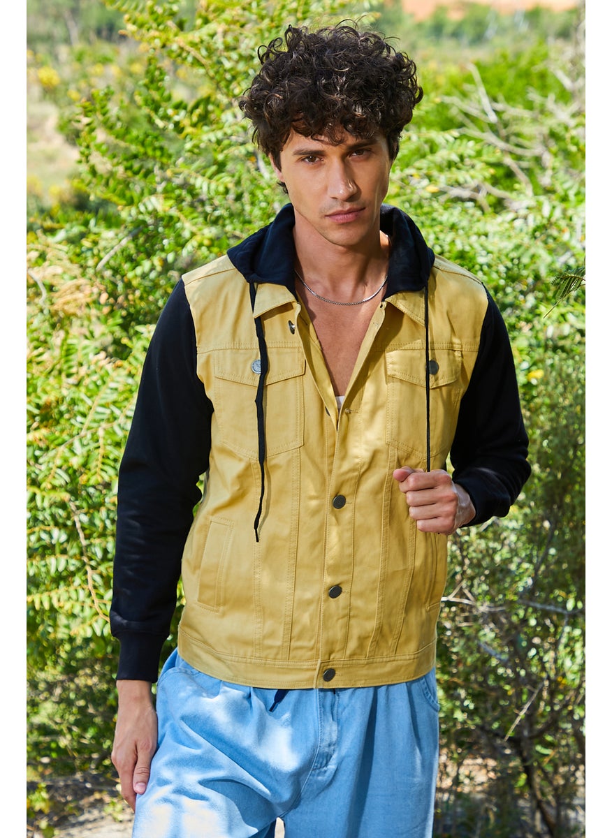 Men's Black & Yellow Light-Wash Denim Jacket With Sweatshirt Sleeve