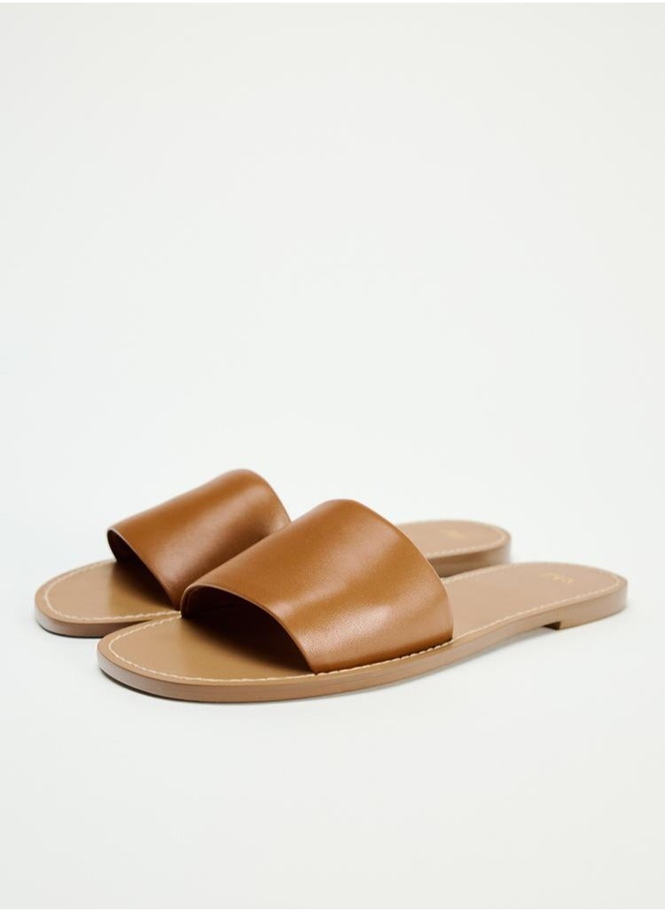 Flat leather slider sandals