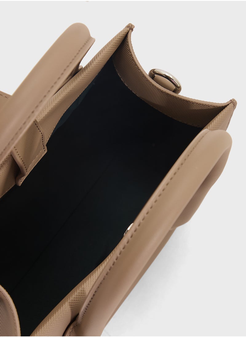 Essentials Top Handel Zip Over Tote