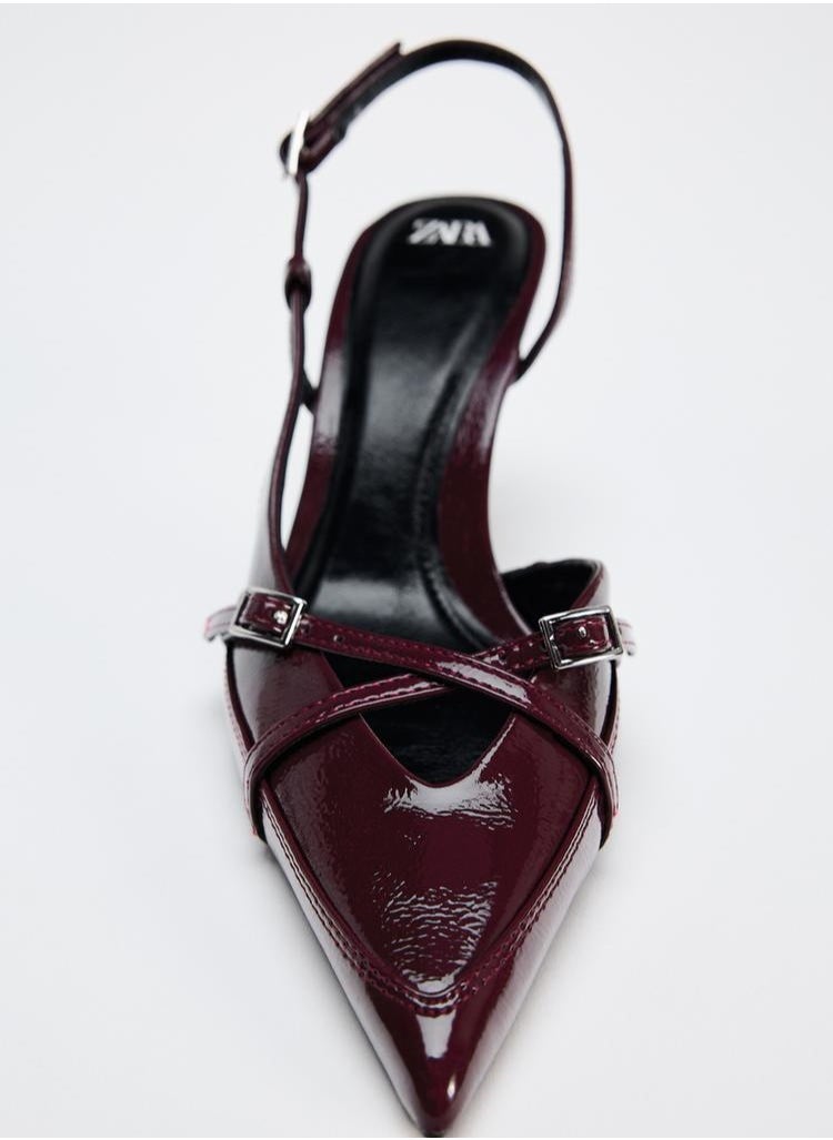 HEELED SHOE WITH STRAP AND BUCKLE