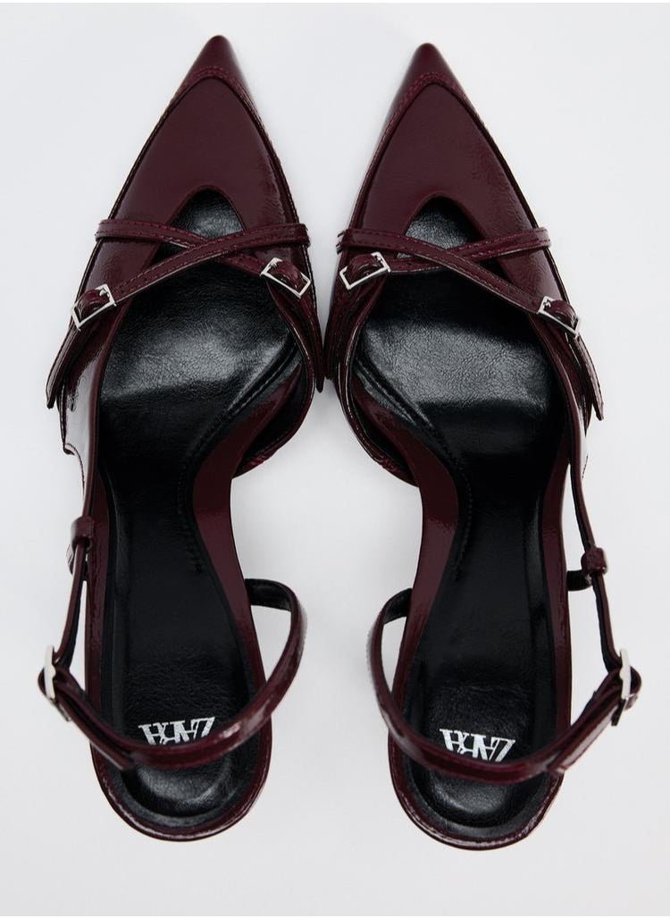 HEELED SHOE WITH STRAP AND BUCKLE