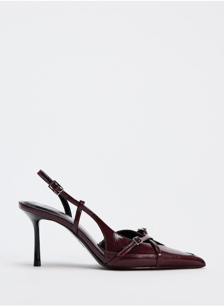 HEELED SHOE WITH STRAP AND BUCKLE