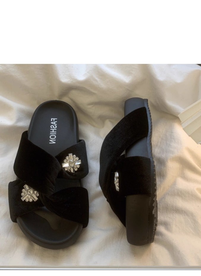 Water Diamond Cross Thick Bottom Cold Slippers for Women's Summer Outerwear, Elegant and Stylish, Paired with Skirts, One Line Dragging