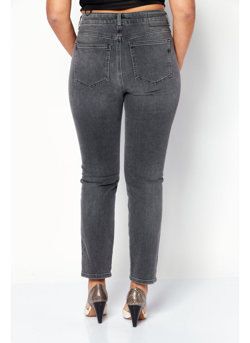 Women 2004  Slim Fit Dark Wash Stretchable Denim, Grey