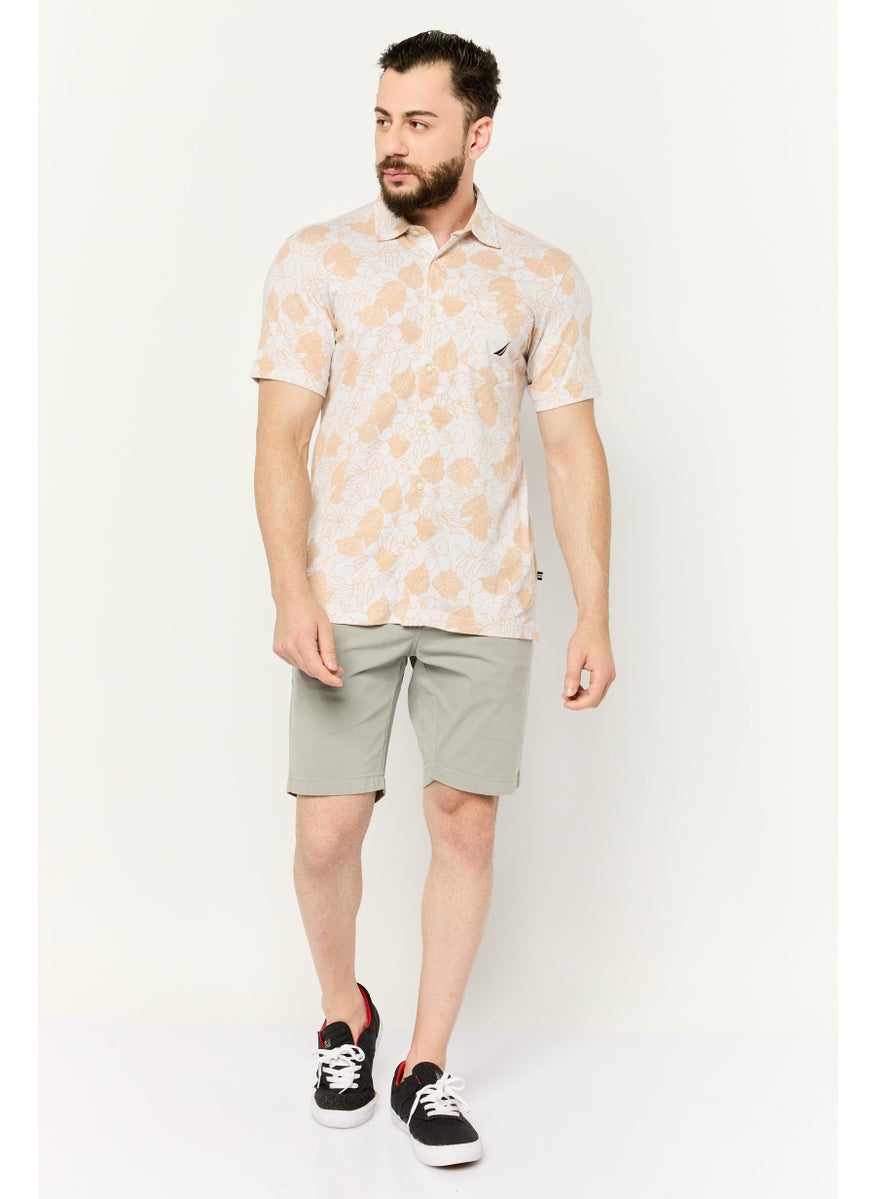 Men Regular Fit Floral Print Short Sleeves Casual Shirt, White/Tan