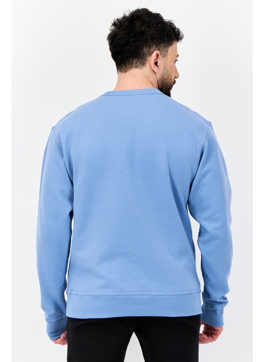 Men Sportswear Fit Outdoor Sweatshirt, Light Blue