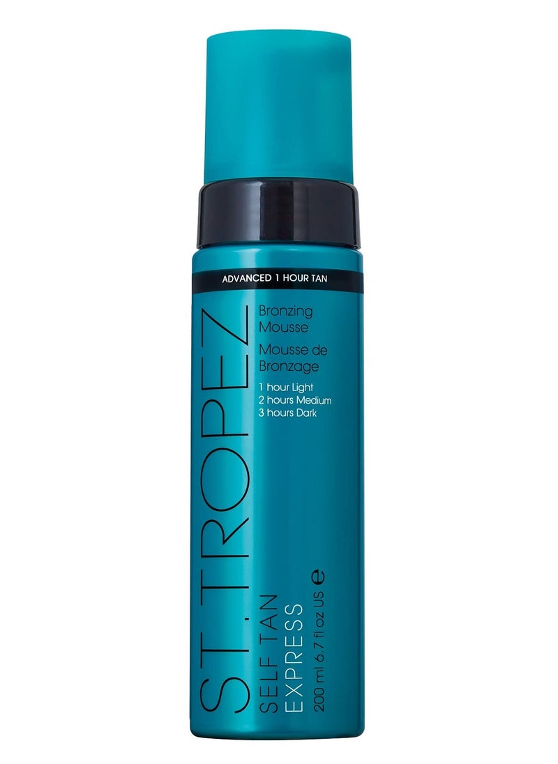 St.Tropez Kit Express Mousse Fake Tan 200ml, Elly Exfoliator Glove, Elly Application glove.