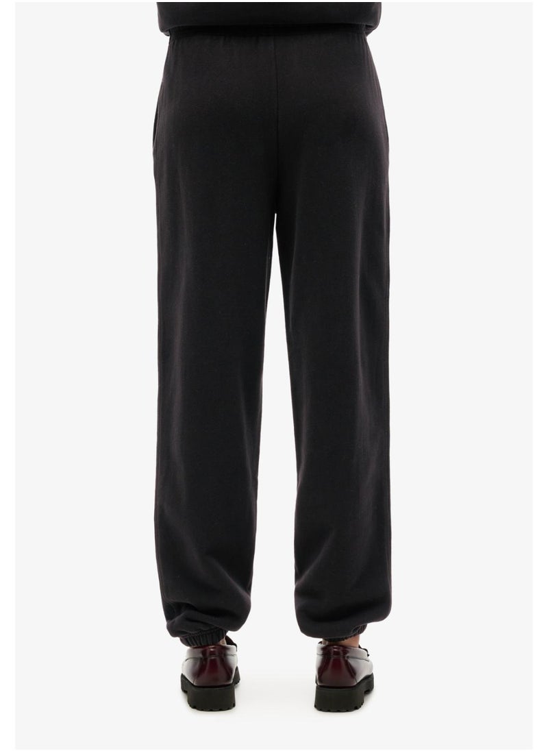 Essential Logo Jogger Hb