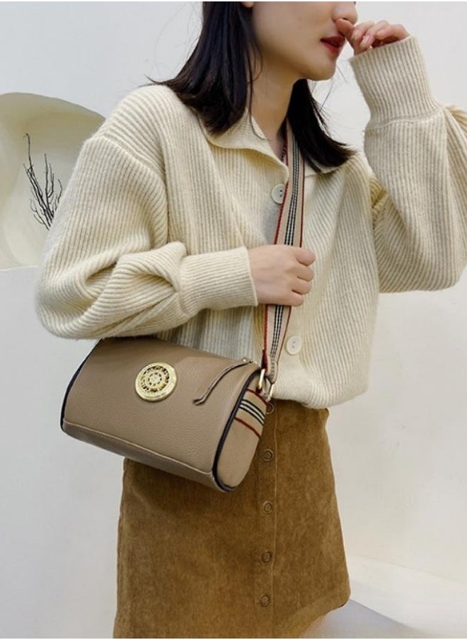 Women's Genuine Leather New Simple and Fashionable Wide Shoulder Strap Single Shoulder Bag ,Ladies Top Layer Cowhide Crossbody Bag Sling Bag Side Bag for shopping,work,dating,travel